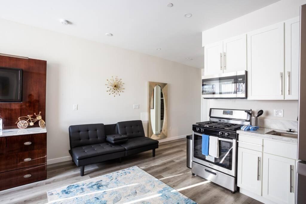Luxurious Furnished Studio W Full Kitchen In Sd San Diego Extérieur photo