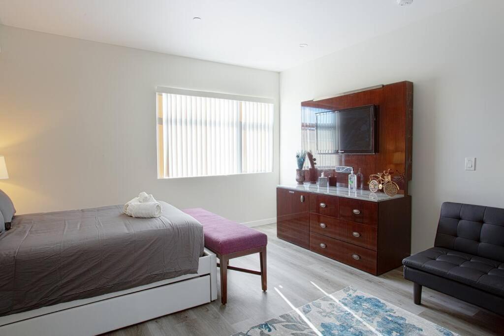 Luxurious Furnished Studio W Full Kitchen In Sd San Diego Extérieur photo